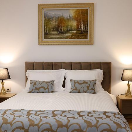 Vila Ferdinand Modern Rooms In Tirana'S Center Δωμάτιο φωτογραφία